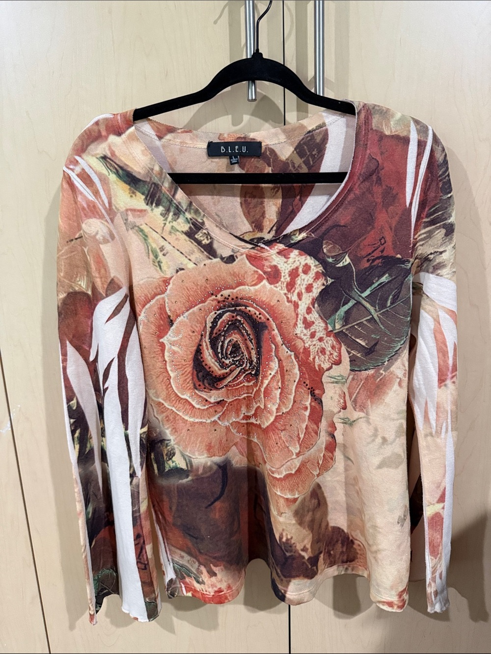B.L.E.U. Women's Long-Sleeve Floral V-Neck Top in Coral and Peach